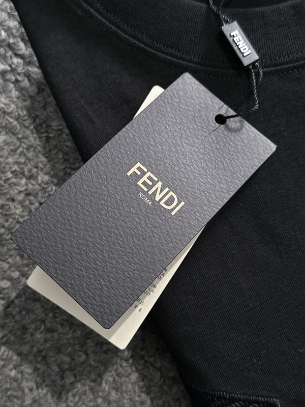 ブランドTシャツ角部分ディテール